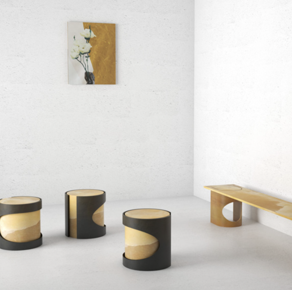 Ensemble de mobilier avec tables d’appoint et banc par l’architecte Emmanuelle Neciolli