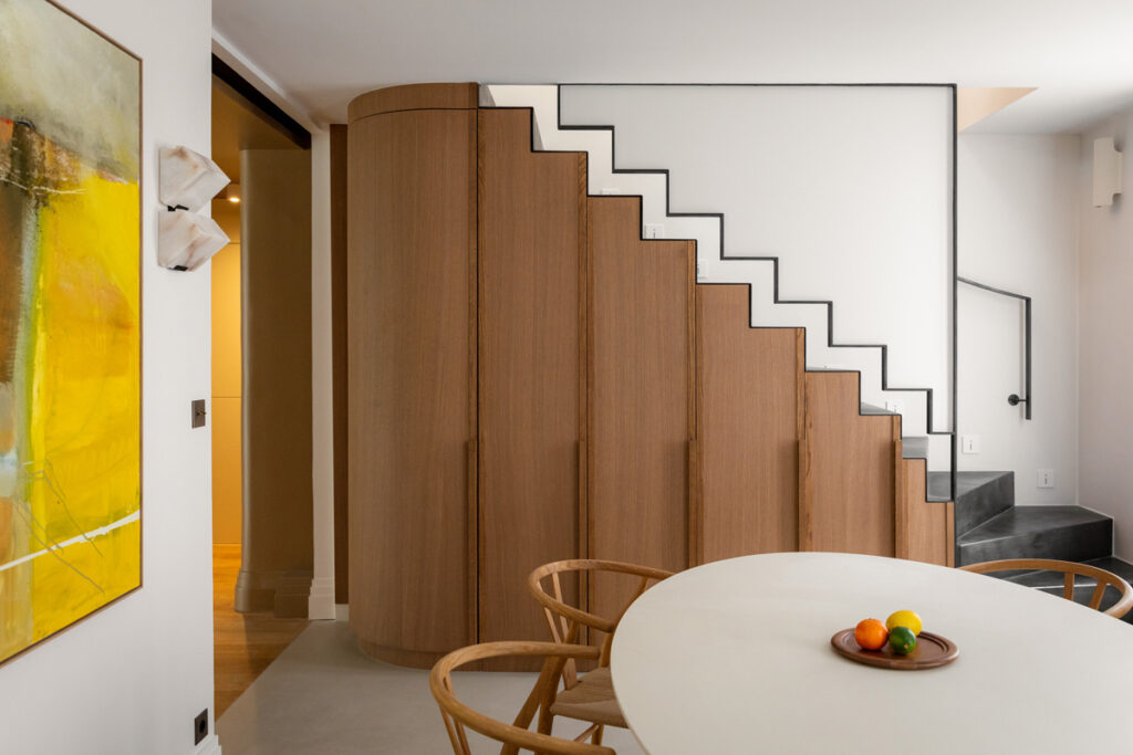 Escalier design conçu par l’architecte Emmanuelle Neciolli