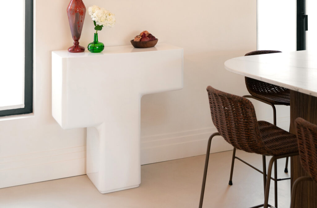 Commode design conçue par l’architecte Emmanuelle Neciolli