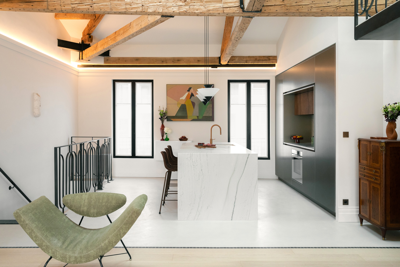 Cuisine d’un appartement privé conçue par l’architecte Emmanuelle Neciolli